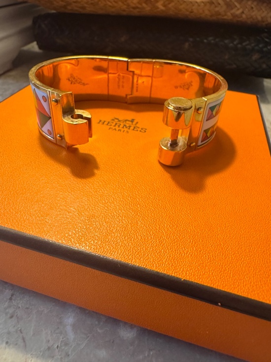 Hermes Hinged Geometric Enamel Bangle - Picture 4 of 11